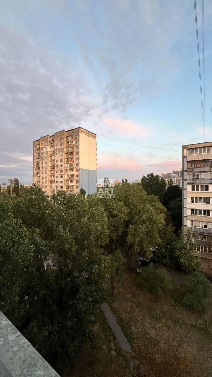 Продам 2-к квартиру 46м2. вул. Привокзальна, 8. 40000 $