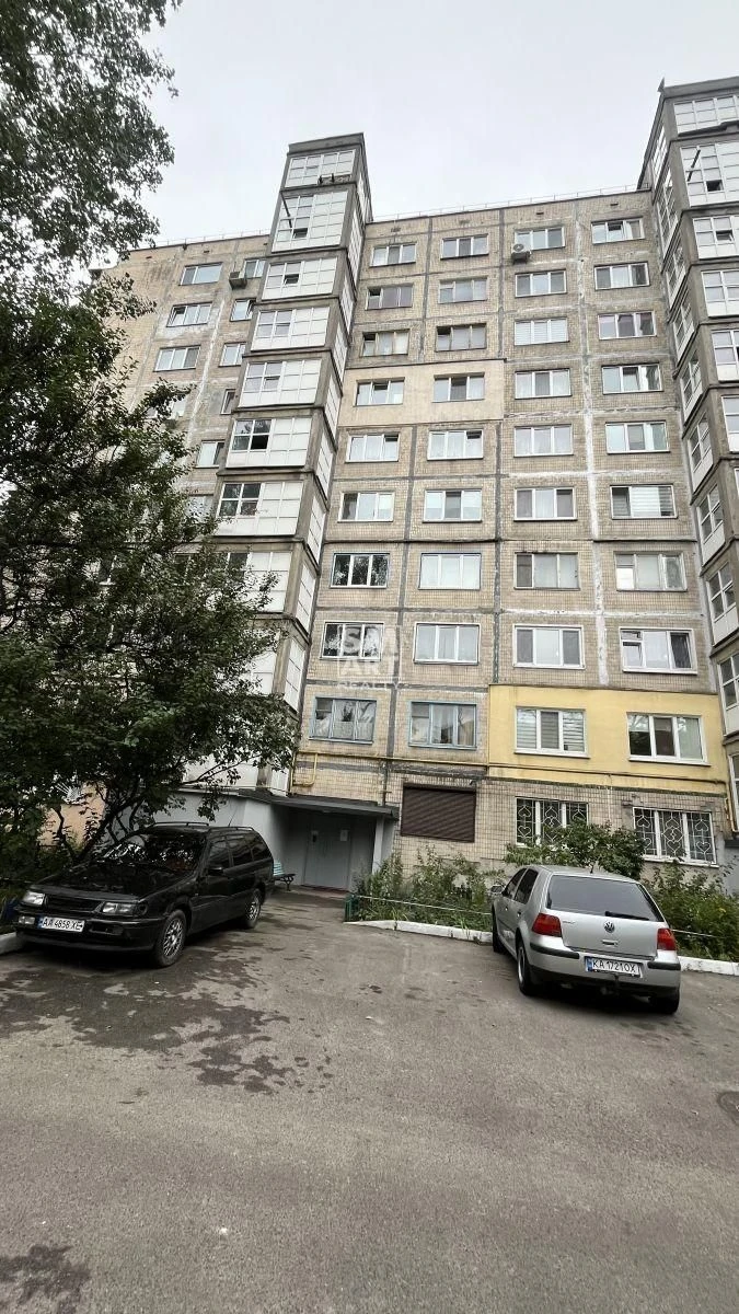 Продам 2-к квартиру 46м2. вул. Привокзальна, 8. 40000 $