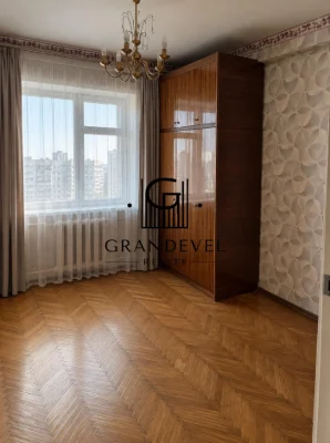Продаж 2к квартира  вул. Зодчих 34, Святошин, Київ