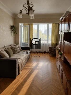 Продаж 2к квартира  вул. Зодчих 34, Святошин, Київ