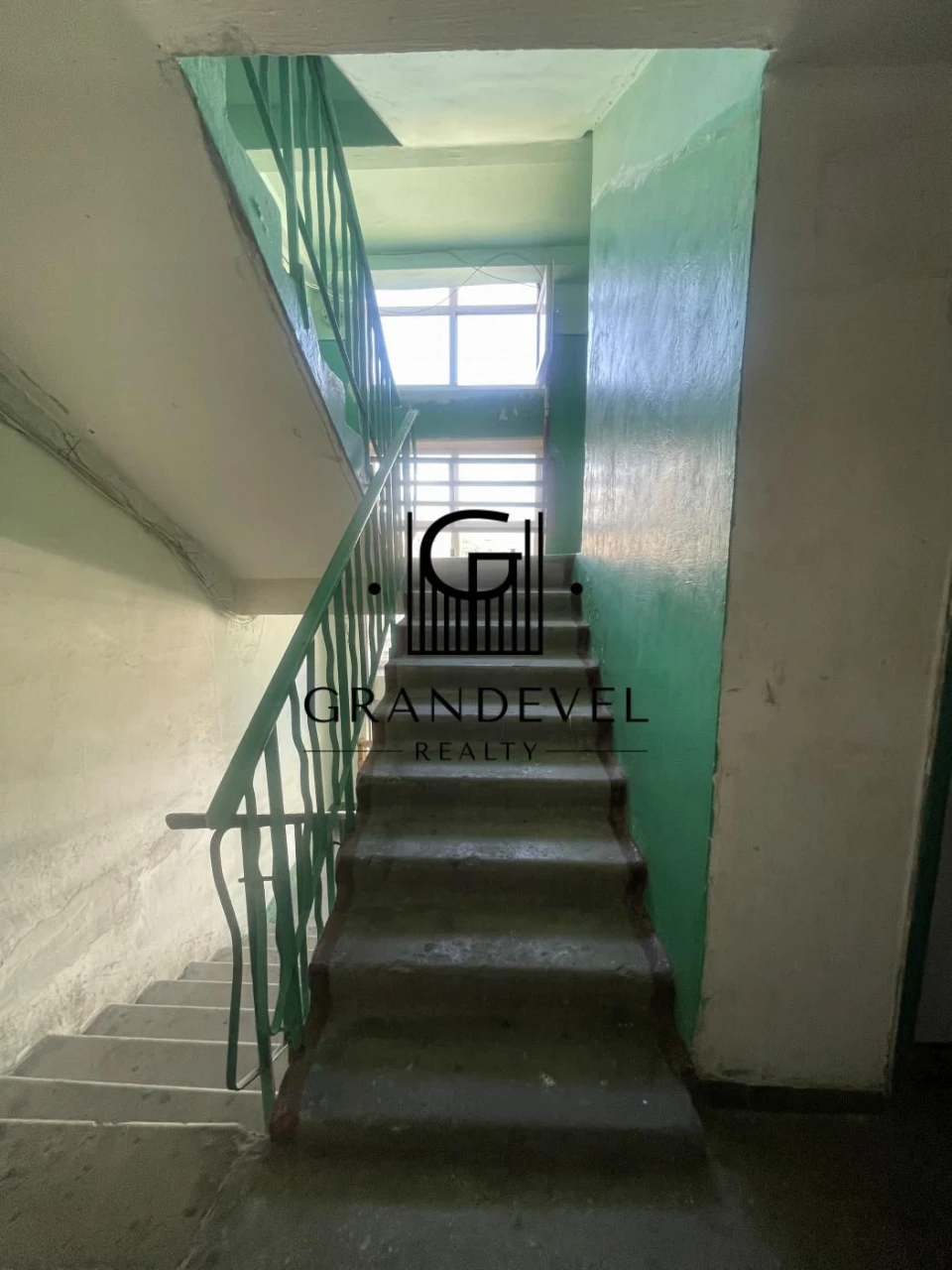 Продаж 2к квартира  вул. Зодчих 34, Святошин, Київ