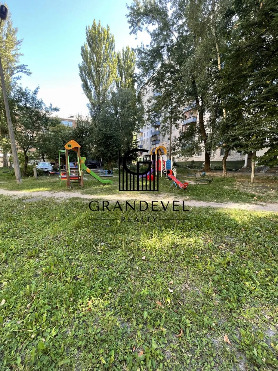 Продаж 2к квартира  вул. Зодчих 34, Святошин, Київ