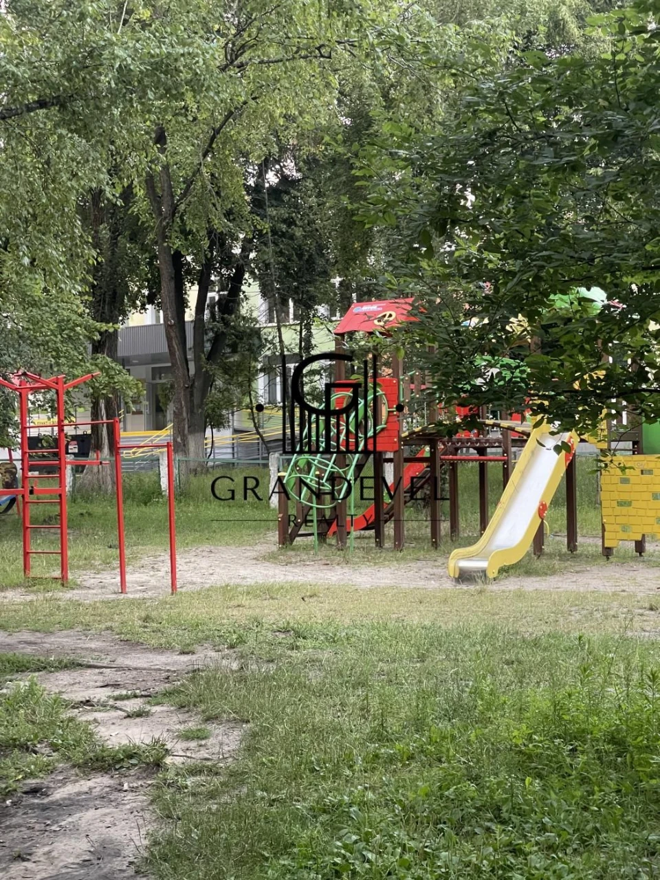 Продаж 2к квартира  вул. Зодчих 34, Святошин, Київ