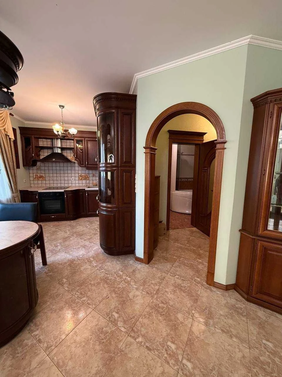 Продаж Квартири 76 м2, вул. Салютна 1б, метро Нивки, Шевченк