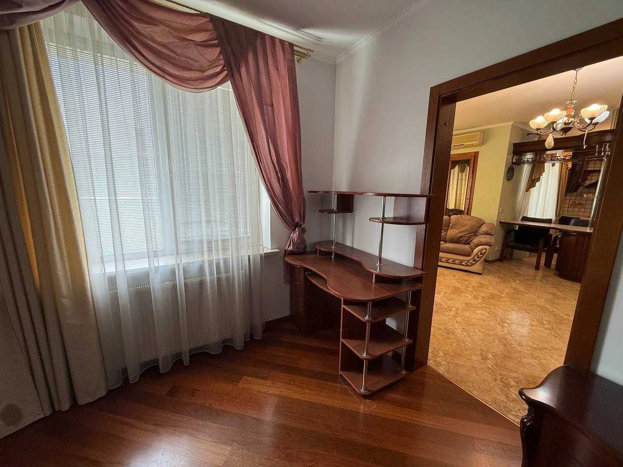 Продаж Квартири 76 м2, вул. Салютна 1б, метро Нивки, Шевченк