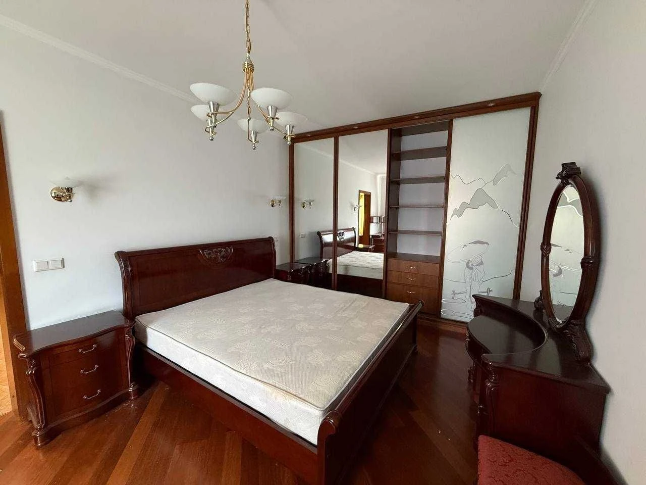 Продаж Квартири 76 м2, вул. Салютна 1б, метро Нивки, Шевченк