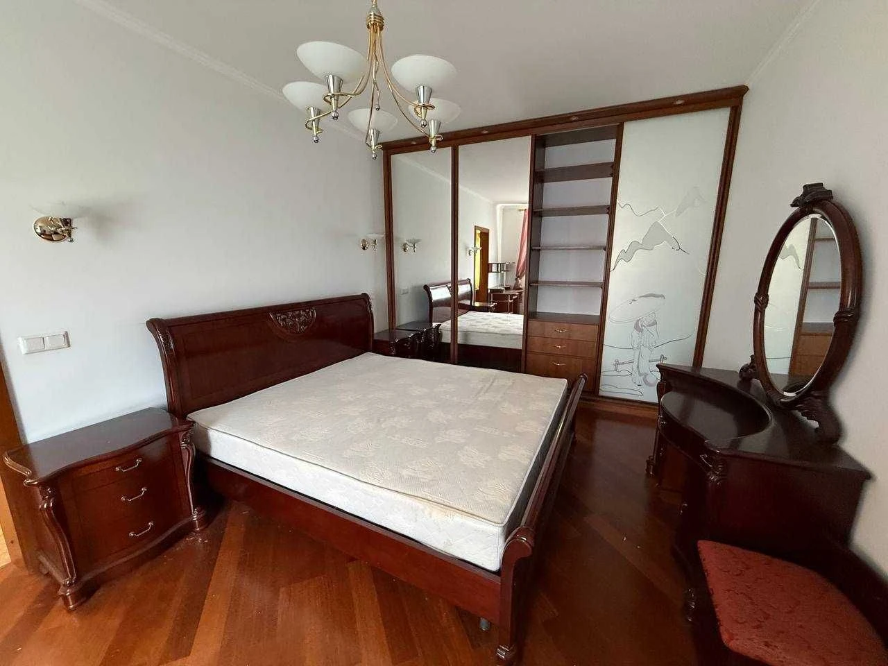 Продаж Квартири 76 м2, вул. Салютна 1б, метро Нивки, Шевченк