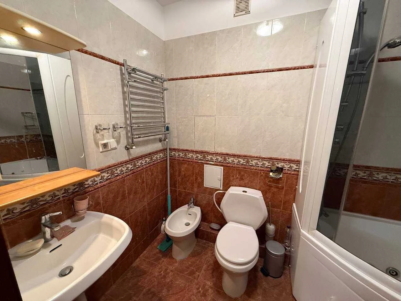 Продаж Квартири 76 м2, вул. Салютна 1б, метро Нивки, Шевченк