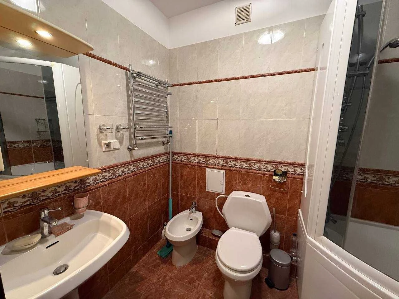 Продаж Квартири 76 м2, вул. Салютна 1б, метро Нивки, Шевченк
