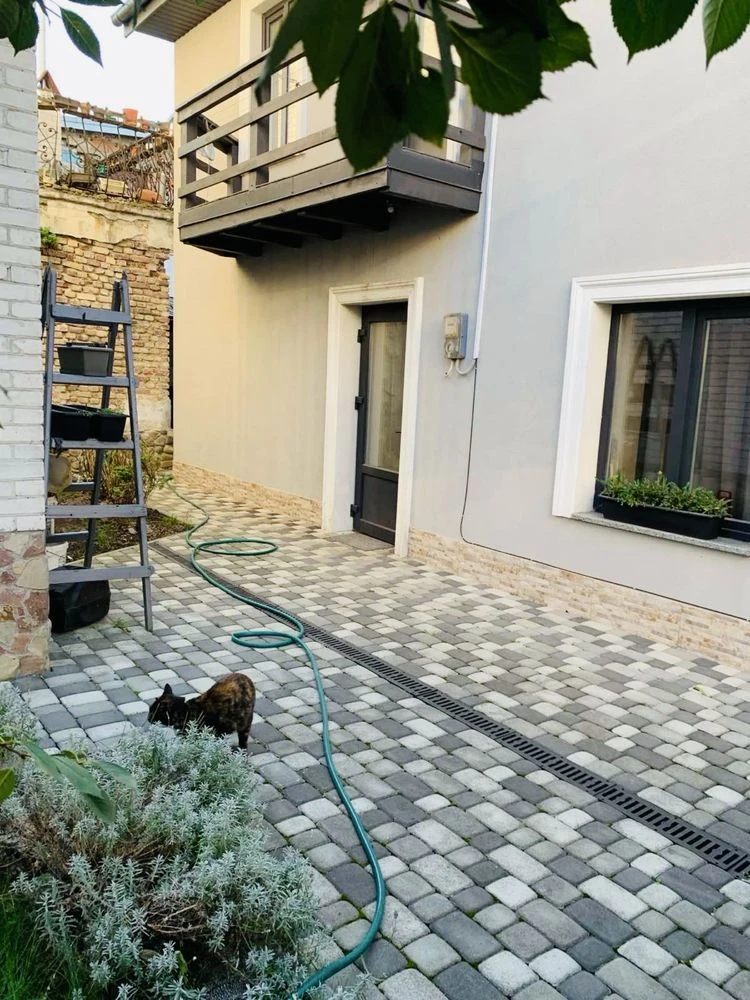 Property: House in Rogatka Area