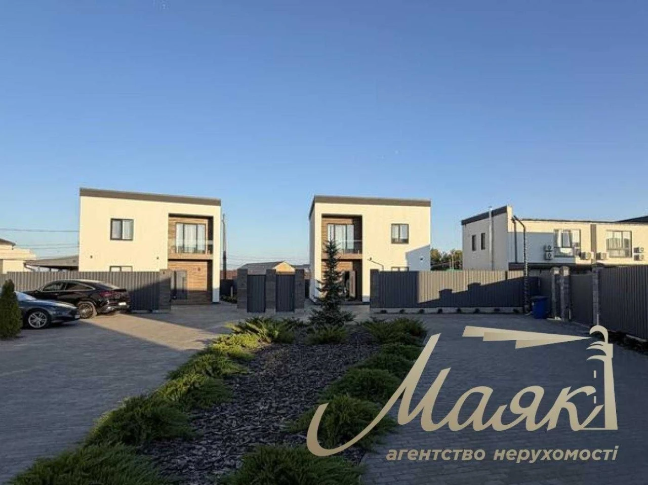 Продаж будинку 130 м² з басейном та сонячною станцією біля O