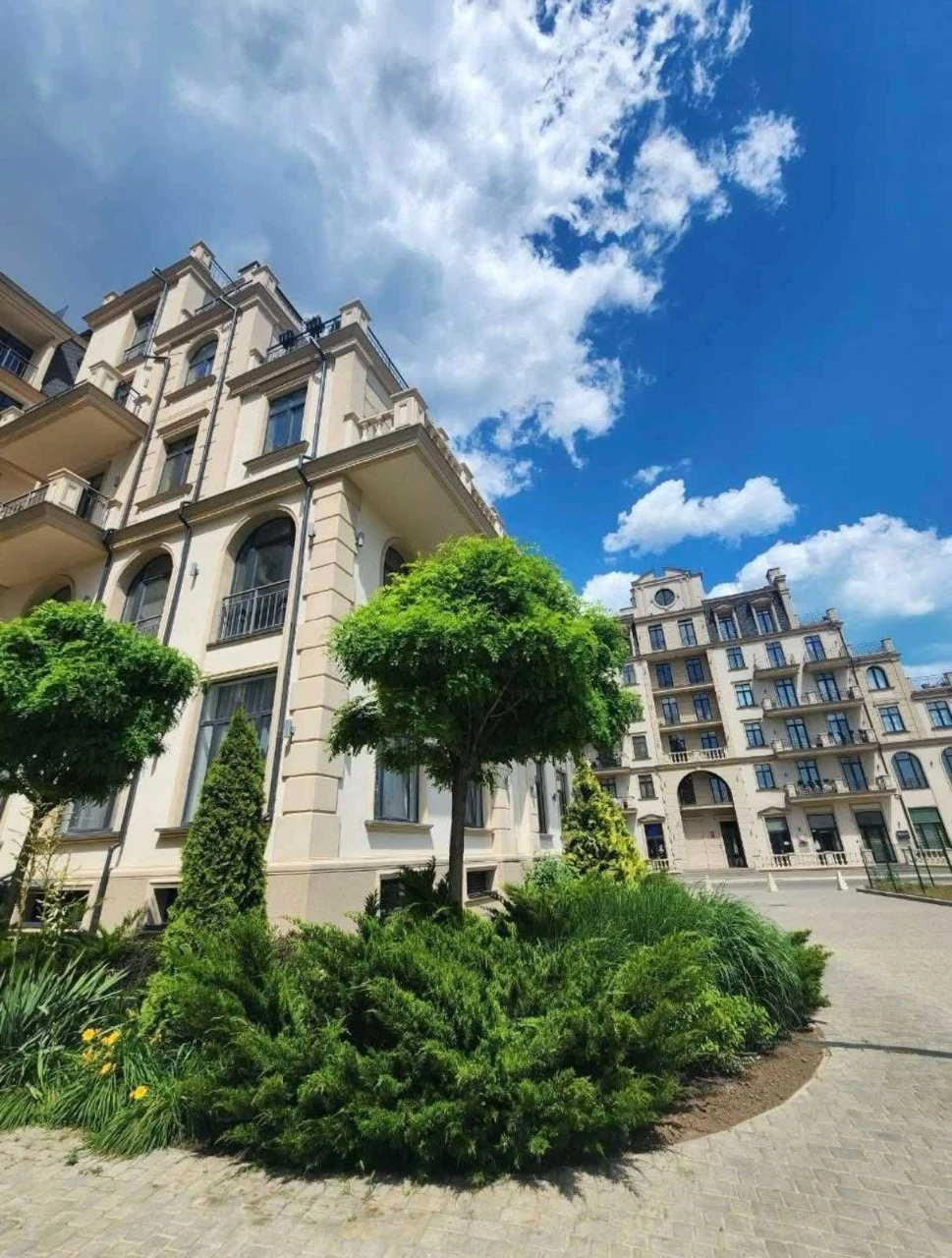 Urgent Sale! 3-4 Room Apartment in Exclusive "Author's Quarter" Residence
