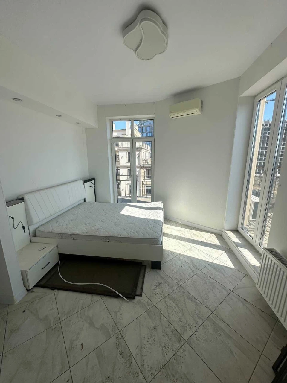 Urgent Sale! 3-4 Room Apartment in Exclusive "Author's Quarter" Residence