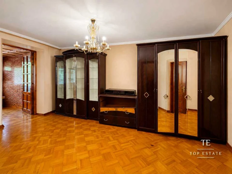 Квартира. Одеса, вулиця Академіка Філатова