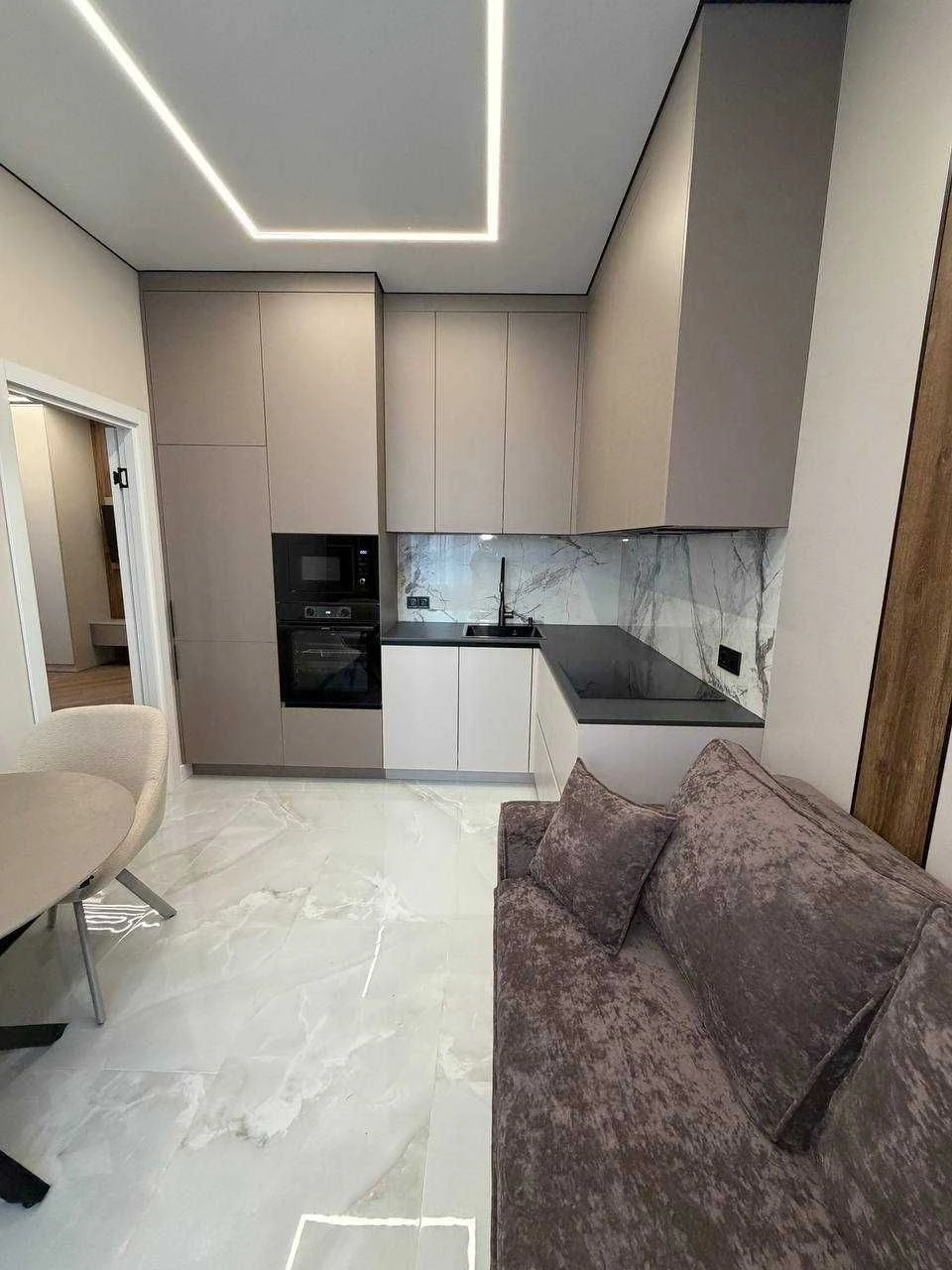 Продам 1 комнатную квартиру,  новый дом,  жк 4 Сезона, Гагар