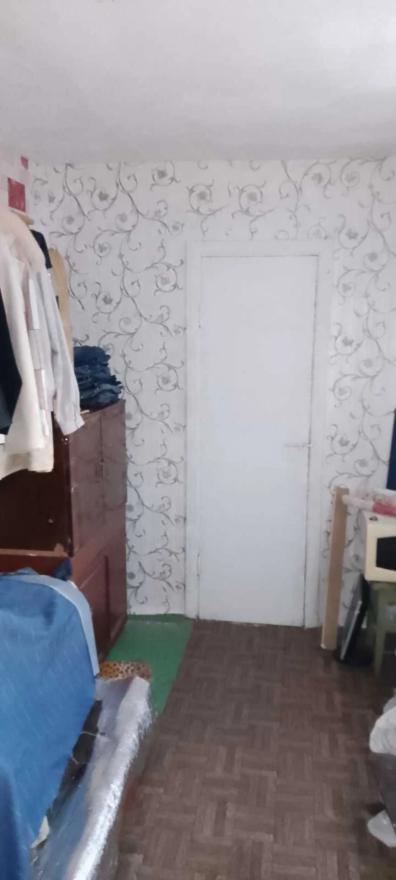 Продається квартира 1-кімнатна, Центр Заводського, поруч магазини, школи