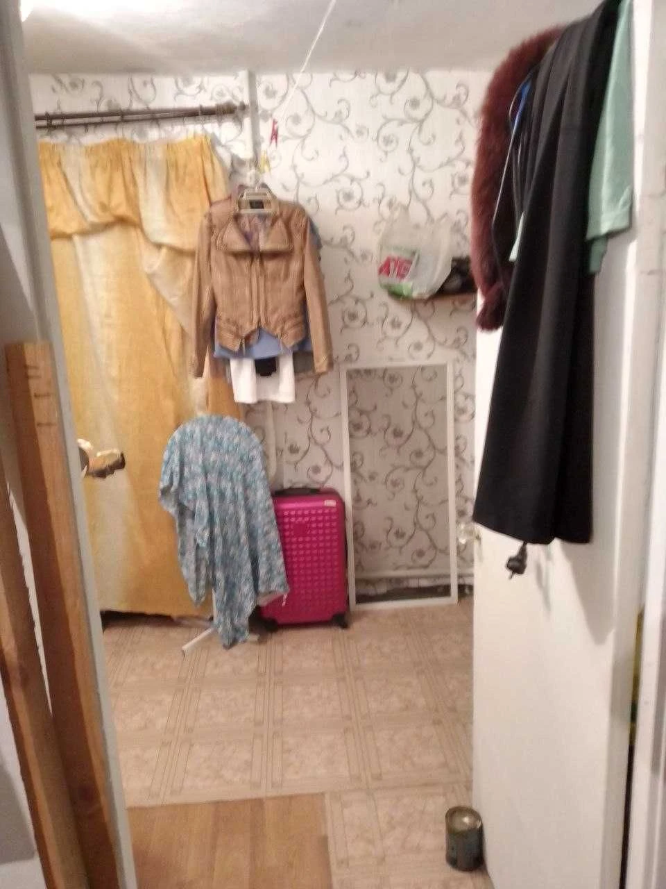Продається квартира 1-кімнатна, Центр Заводського, поруч магазини, школи