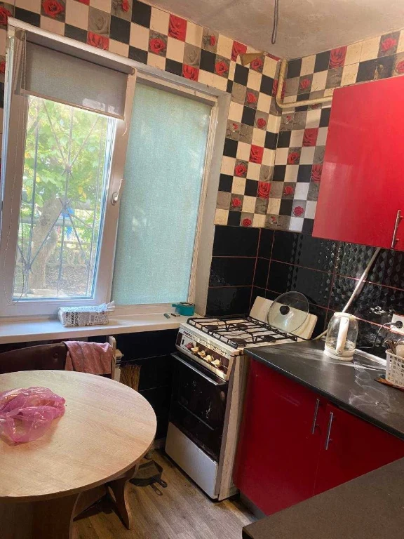 4 room apartment in the basement