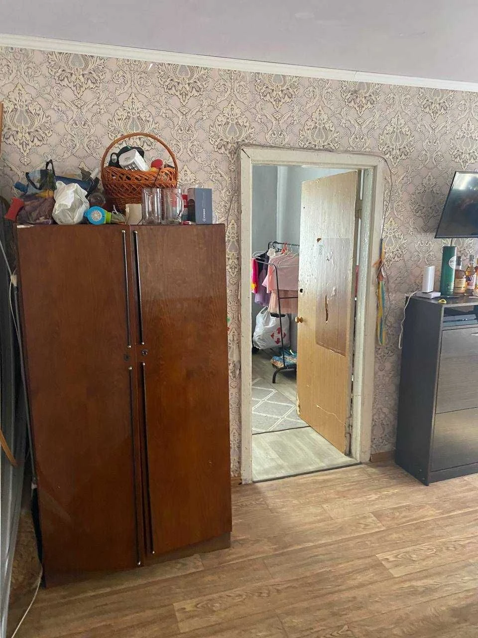 4 room apartment in the basement