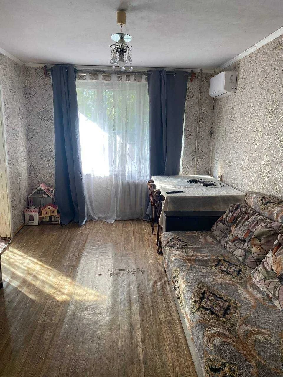 4 room apartment in the basement