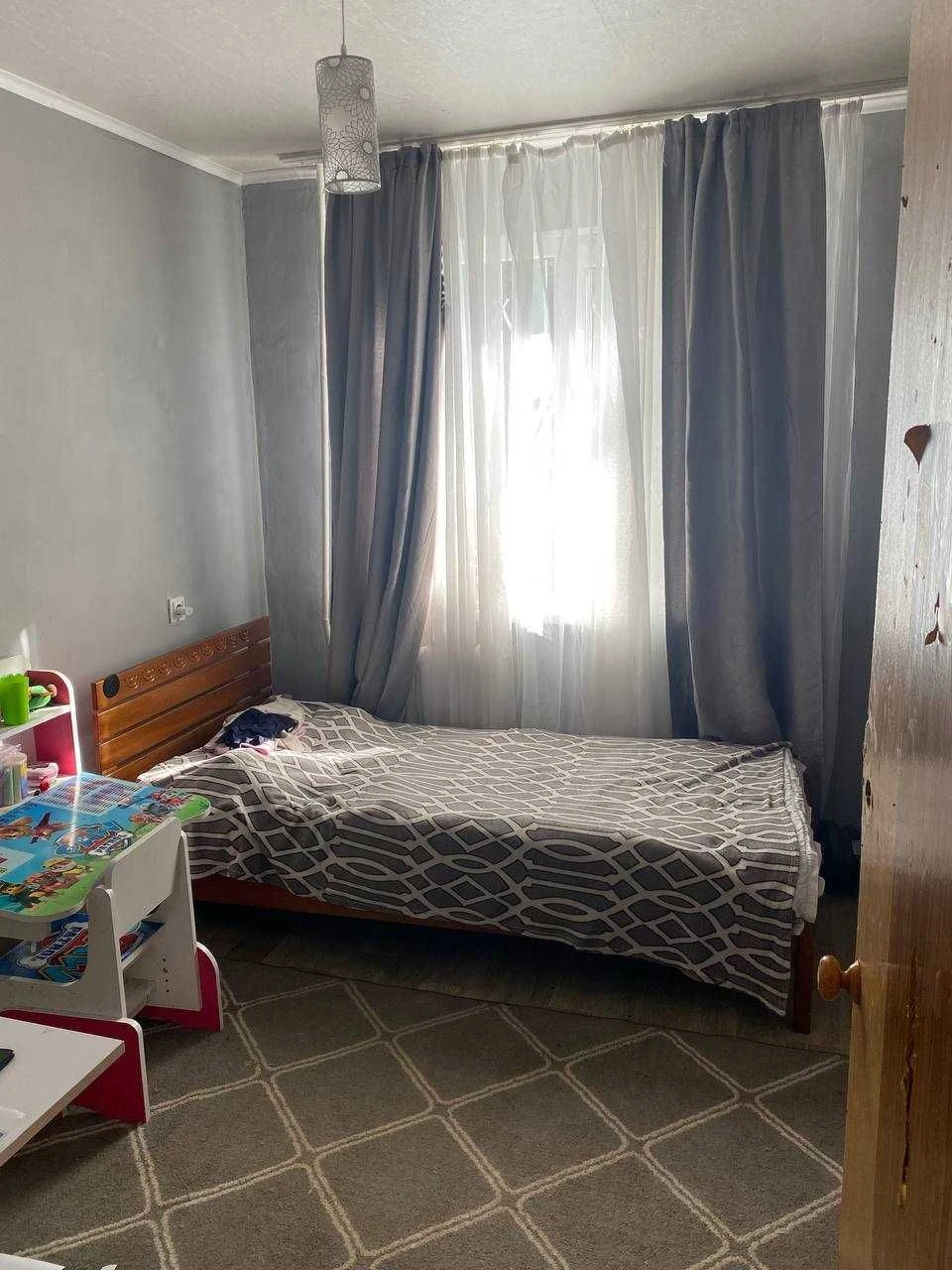 4 room apartment in the basement