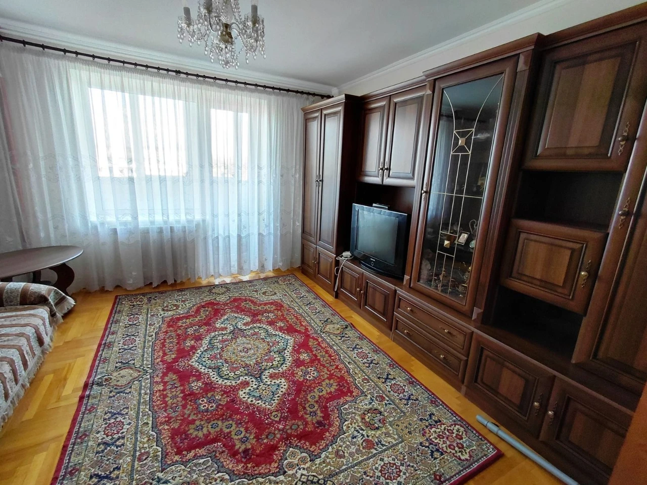 Apartment for sale: Spacious 3-room apartment, 66.6 sq.m. on A. Monastyrsky Street