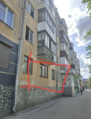 58м2 Круг 1 поверх Продаж 3 кім квартиру
