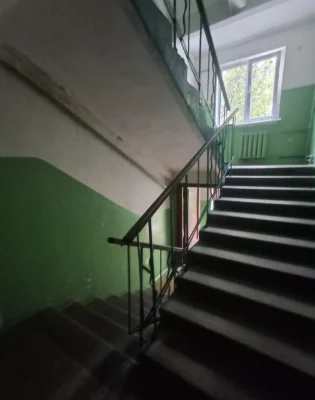58м2 Круг 1 поверх Продаж 3 кім квартиру