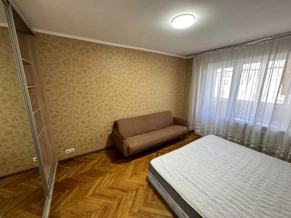 Apartment. Kam'yanska Street, Kyiv