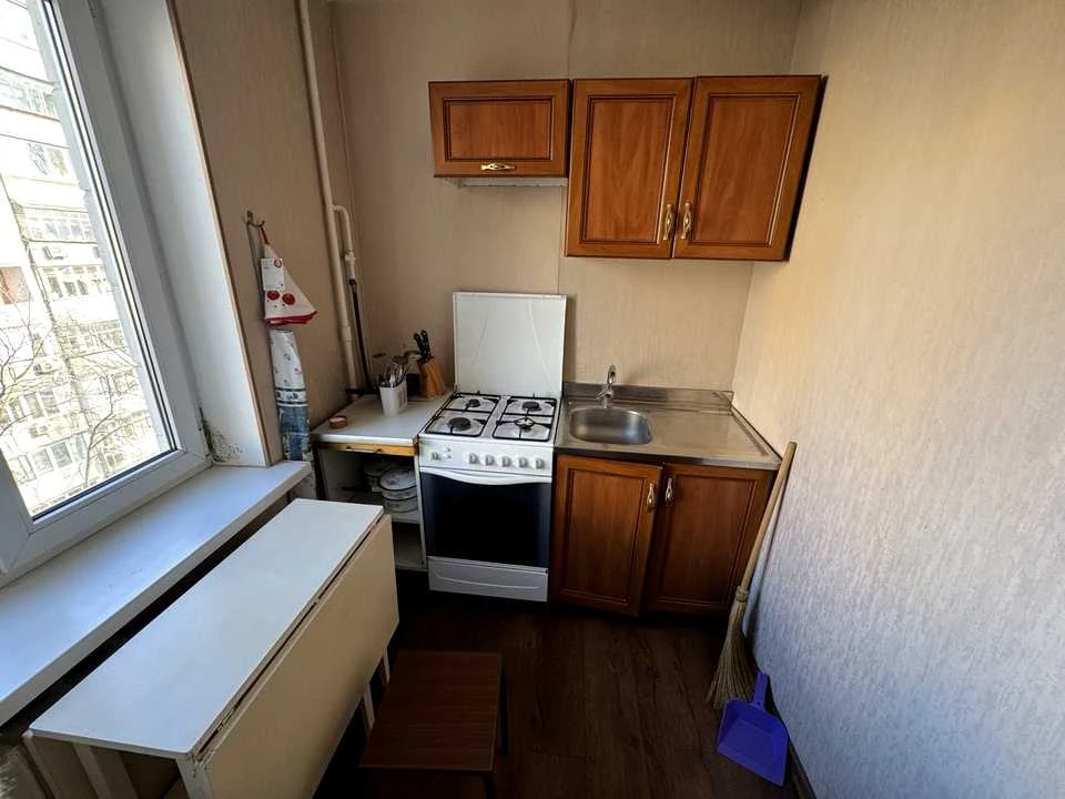 Apartment. Kam'yanska Street, Kyiv