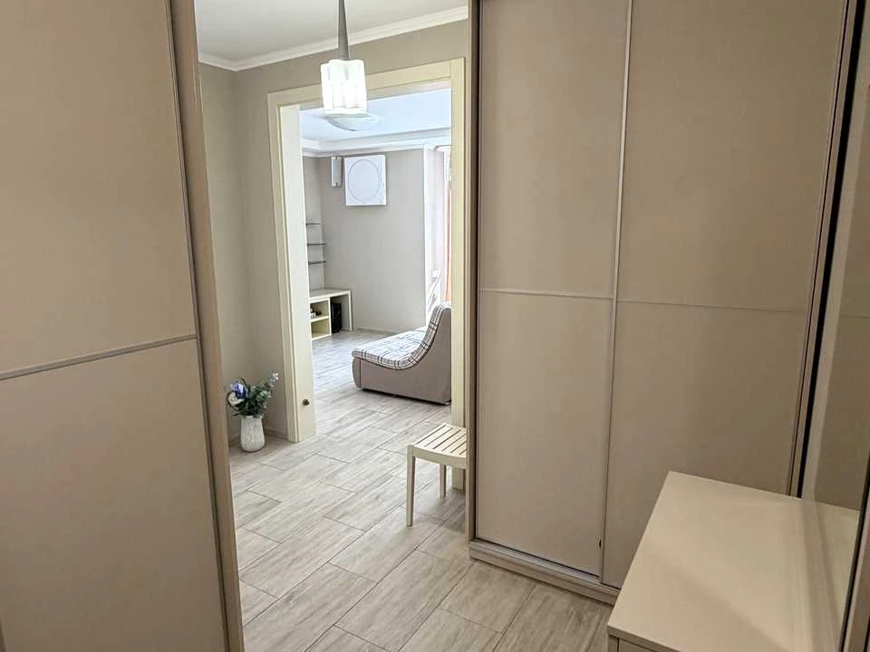 Квартира. Київ, Богатирська вул.