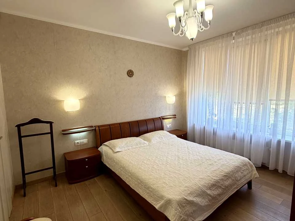 Квартира. Київ, Богатирська вул.