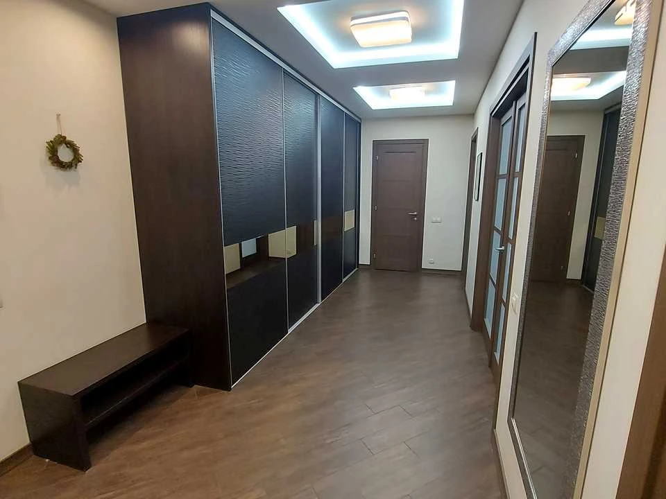 Квартира. Київ, Дмитрівська вул.