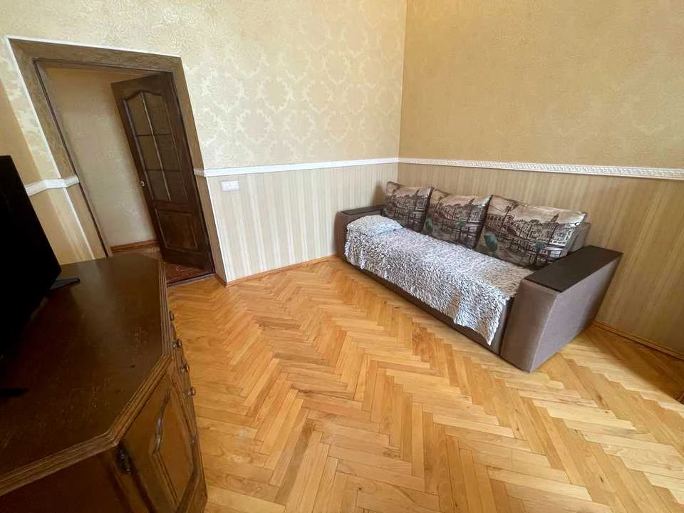 Квартира. Київ, Басейна вул.