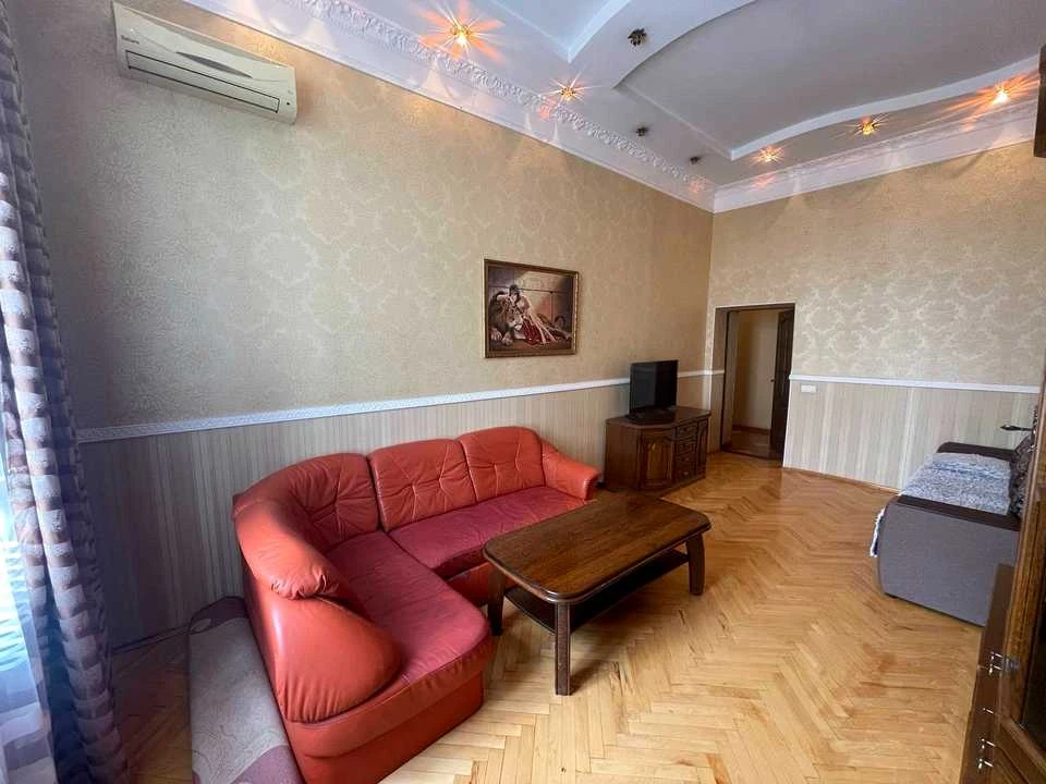 Квартира. Київ, Басейна вул.