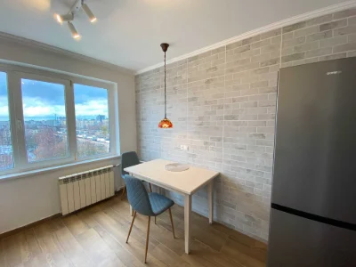 For Sale: 3-bedroom apartment with fresh renovation