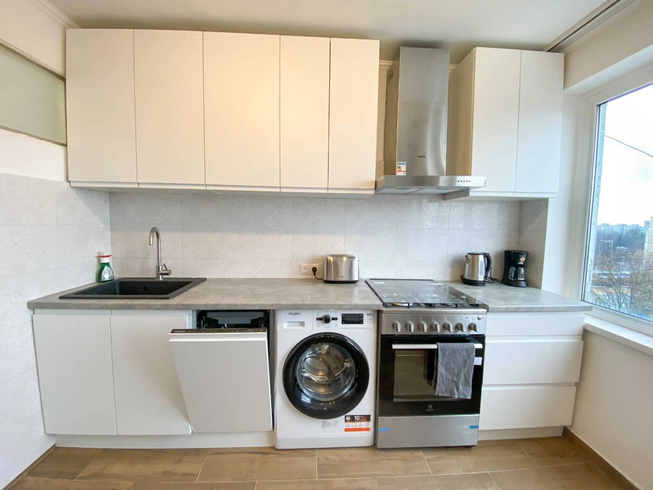 For Sale: 3-bedroom apartment with fresh renovation