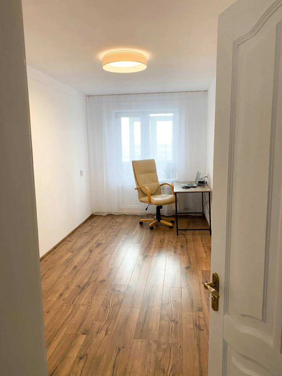 For Sale: 3-bedroom apartment with fresh renovation