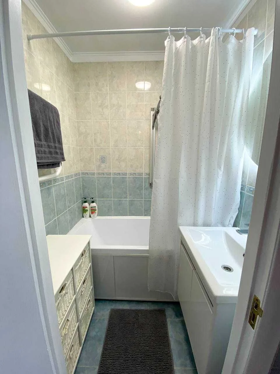 For Sale: 3-bedroom apartment with fresh renovation
