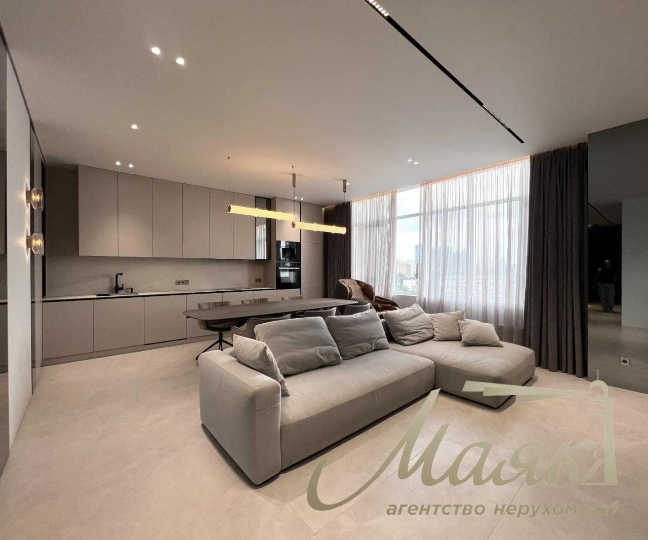 Sale of a 2-level apartment 96 sq m with a terrace in the "Boulevard Fontan" residential complex