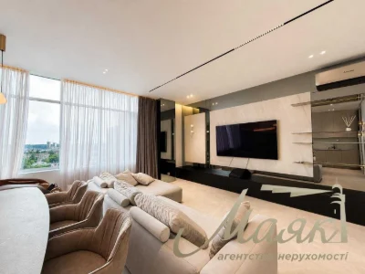 Sale of a 2-level apartment 96 sq m with a terrace in the "Boulevard Fontan" residential complex