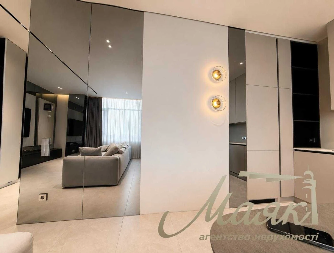 Sale of a 2-level apartment 96 sq m with a terrace in the "Boulevard Fontan" residential complex