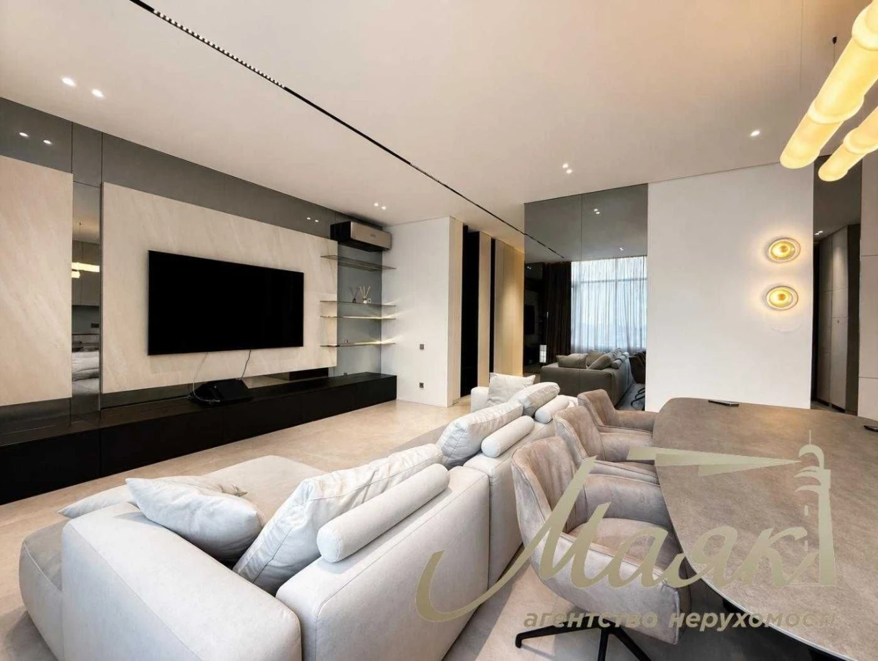 Sale of a 2-level apartment 96 sq m with a terrace in the "Boulevard Fontan" residential complex