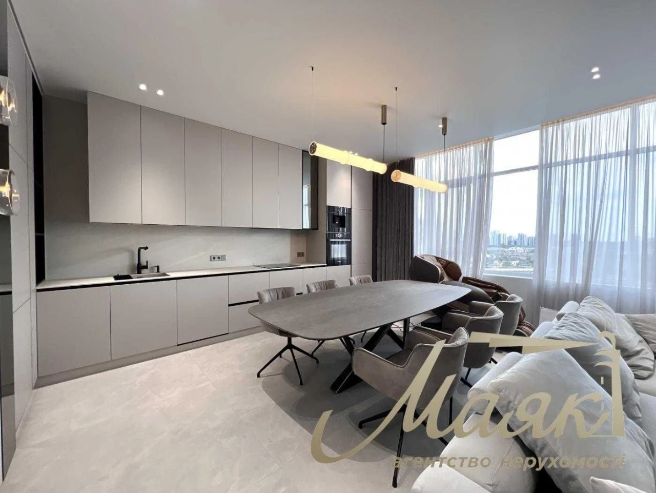 Sale of a 2-level apartment 96 sq m with a terrace in the "Boulevard Fontan" residential complex