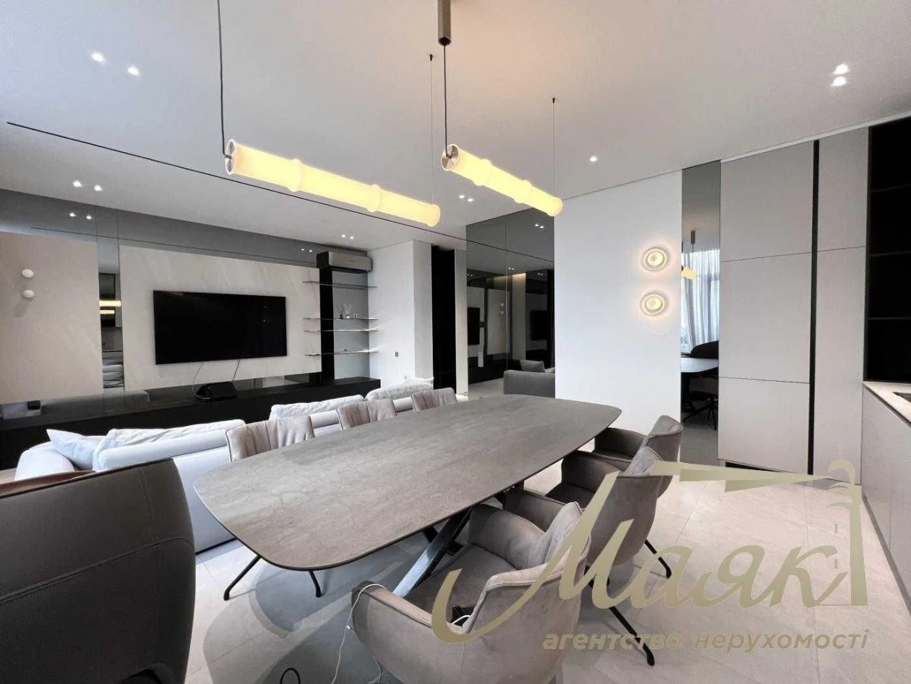 Sale of a 2-level apartment 96 sq m with a terrace in the "Boulevard Fontan" residential complex