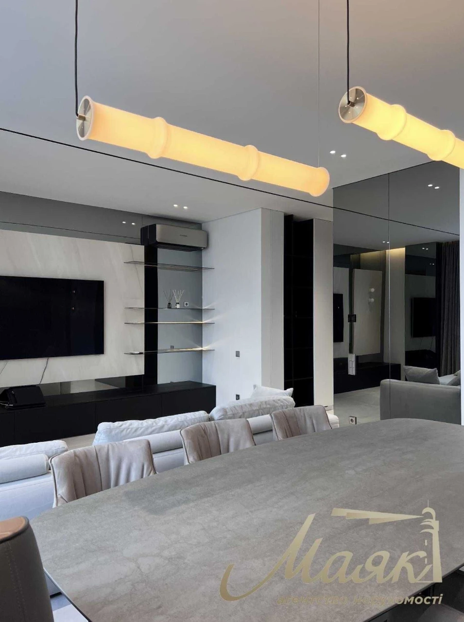 Sale of a 2-level apartment 96 sq m with a terrace in the "Boulevard Fontan" residential complex
