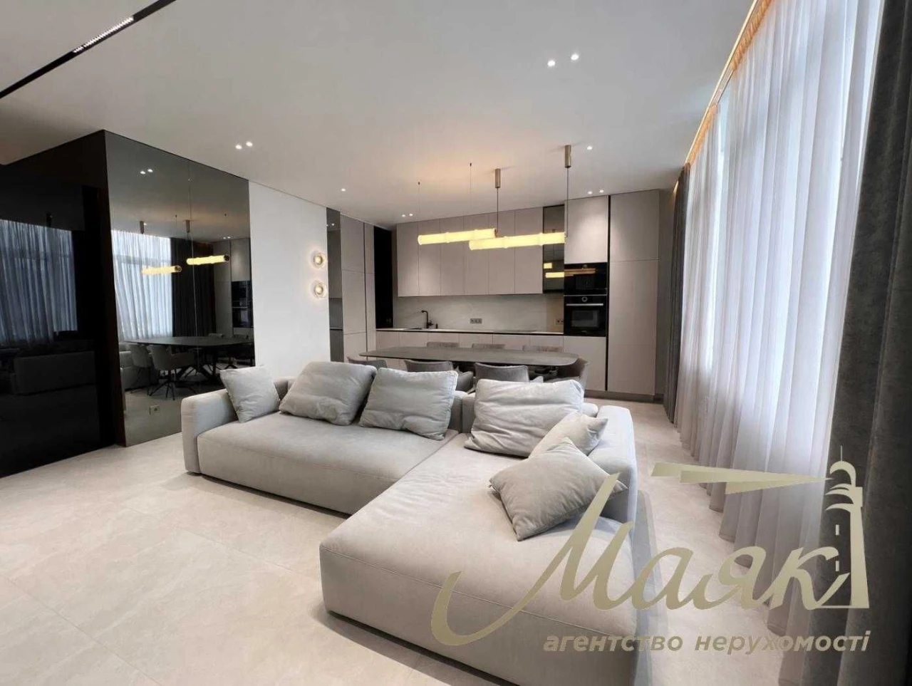 Sale of a 2-level apartment 96 sq m with a terrace in the "Boulevard Fontan" residential complex