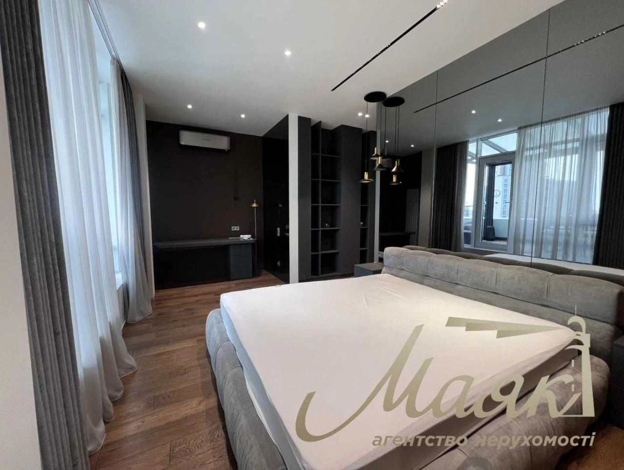 Sale of a 2-level apartment 96 sq m with a terrace in the "Boulevard Fontan" residential complex