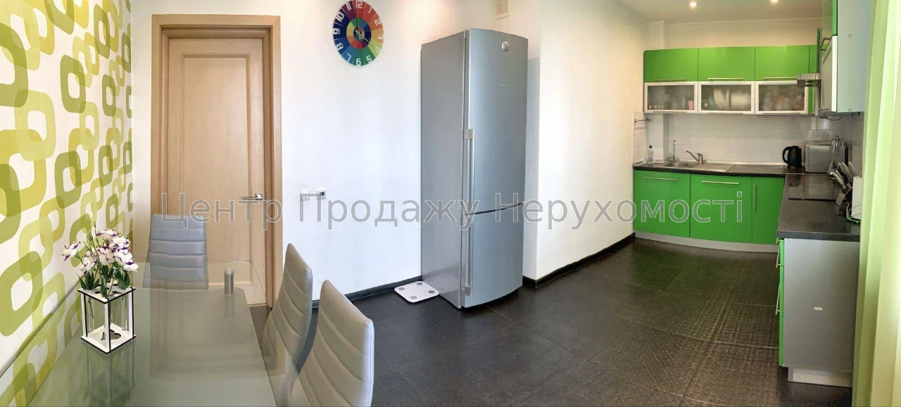 Sale of a 2-bedroom apartment 64 m² on the 13th floor in Kyiv, excellent
