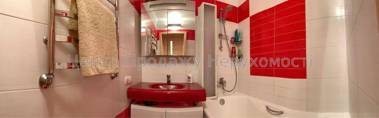 Sale of a 2-bedroom apartment 64 m² on the 13th floor in Kyiv, excellent